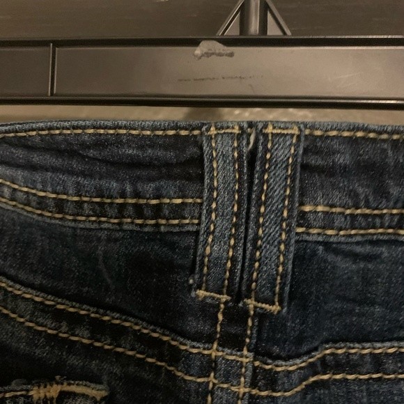 a.n.a. Low Cut Distressed Bell Bottom Jeans Dark Wash, Embroidered Pockets Sz 4P - Picture 8 of 9